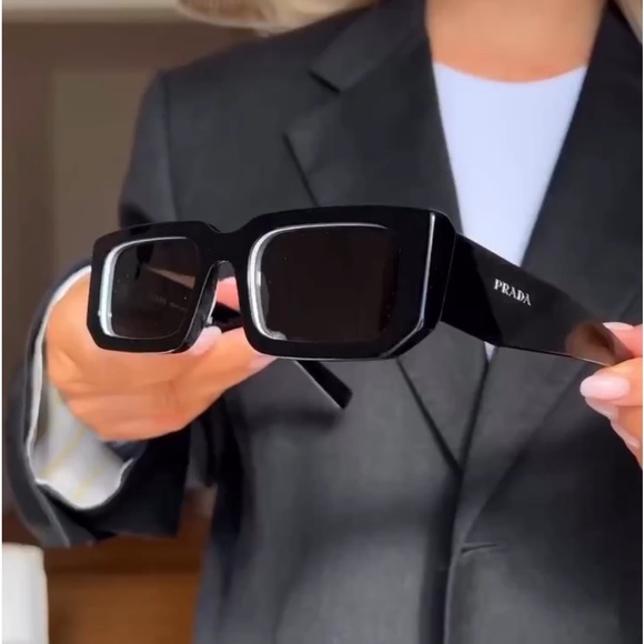 Authentic- New - Prada Eyewear PR 06YS rectangle frame sunglasses - Picture 4 of 17